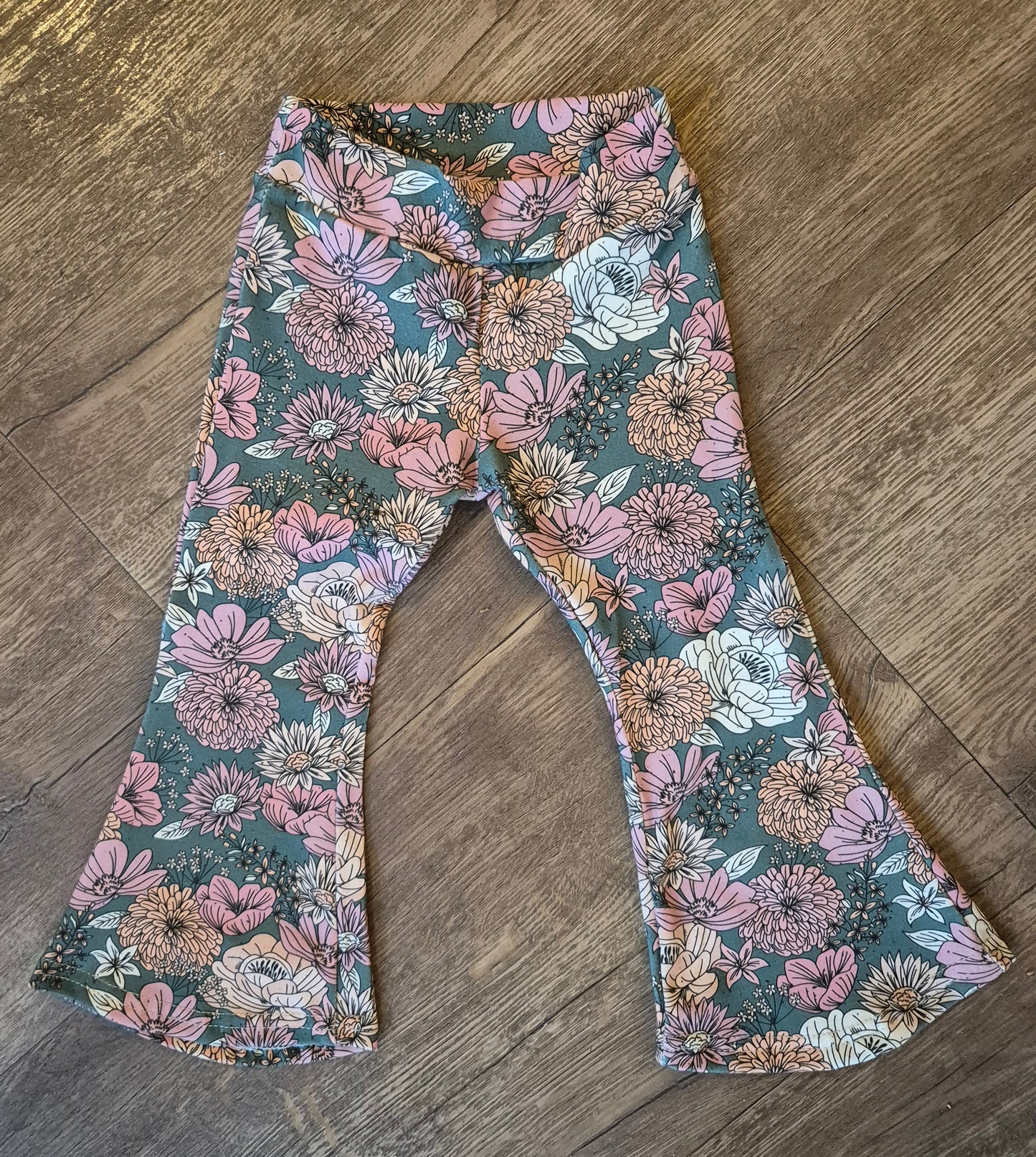 _ Green, Pink and Flowers