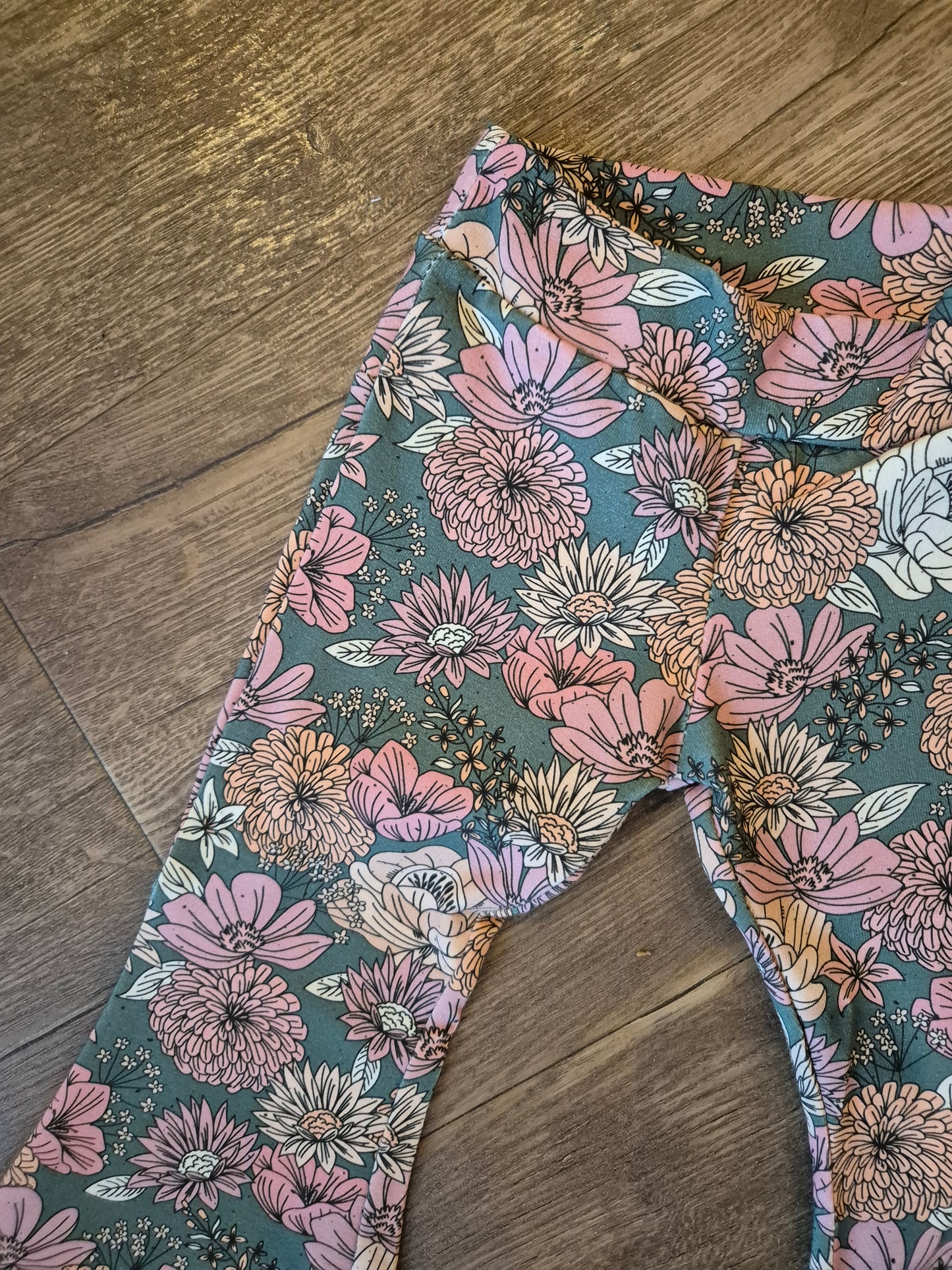 _ Green, Pink and Flowers