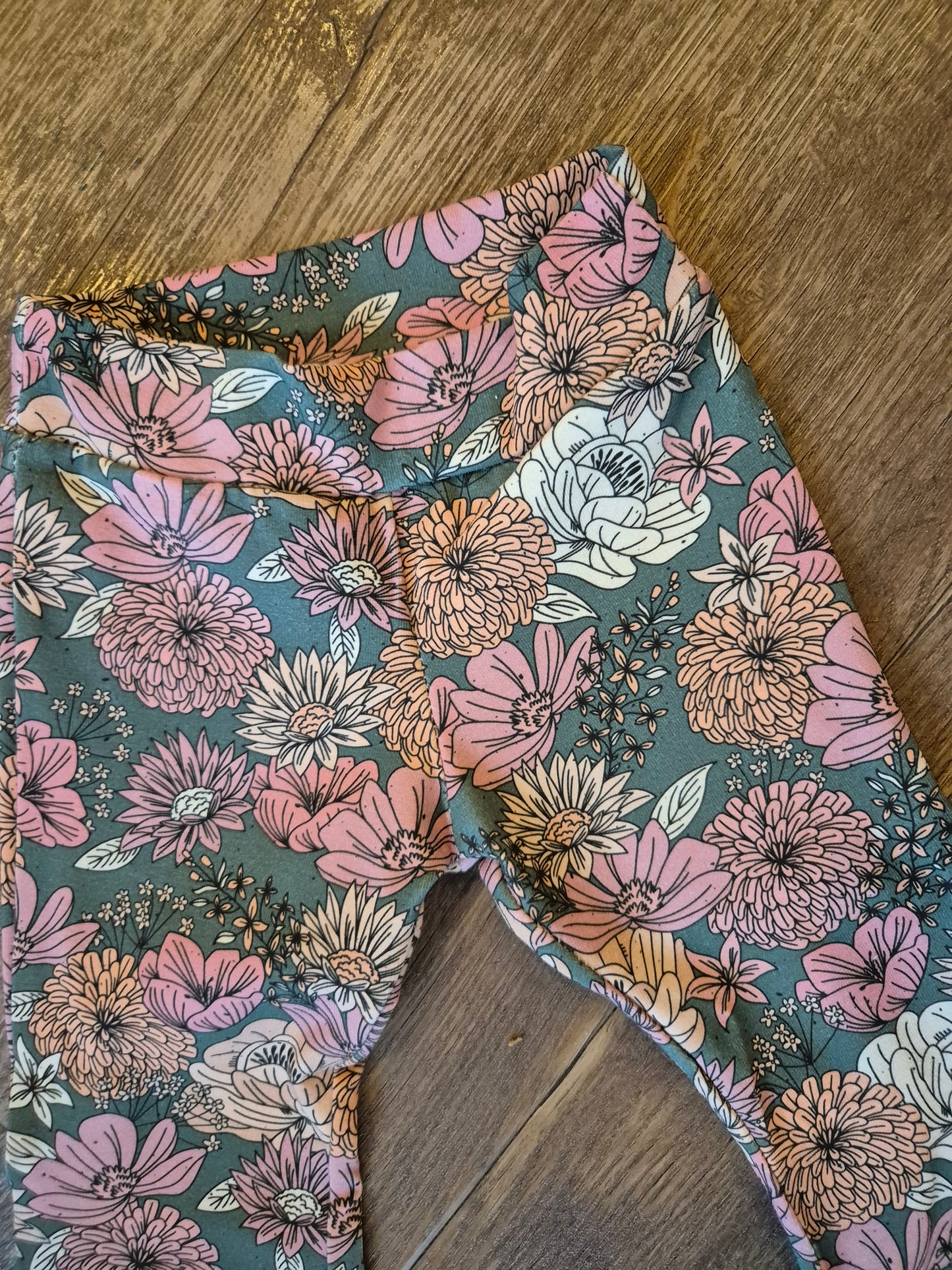 _ Green, Pink and Flowers