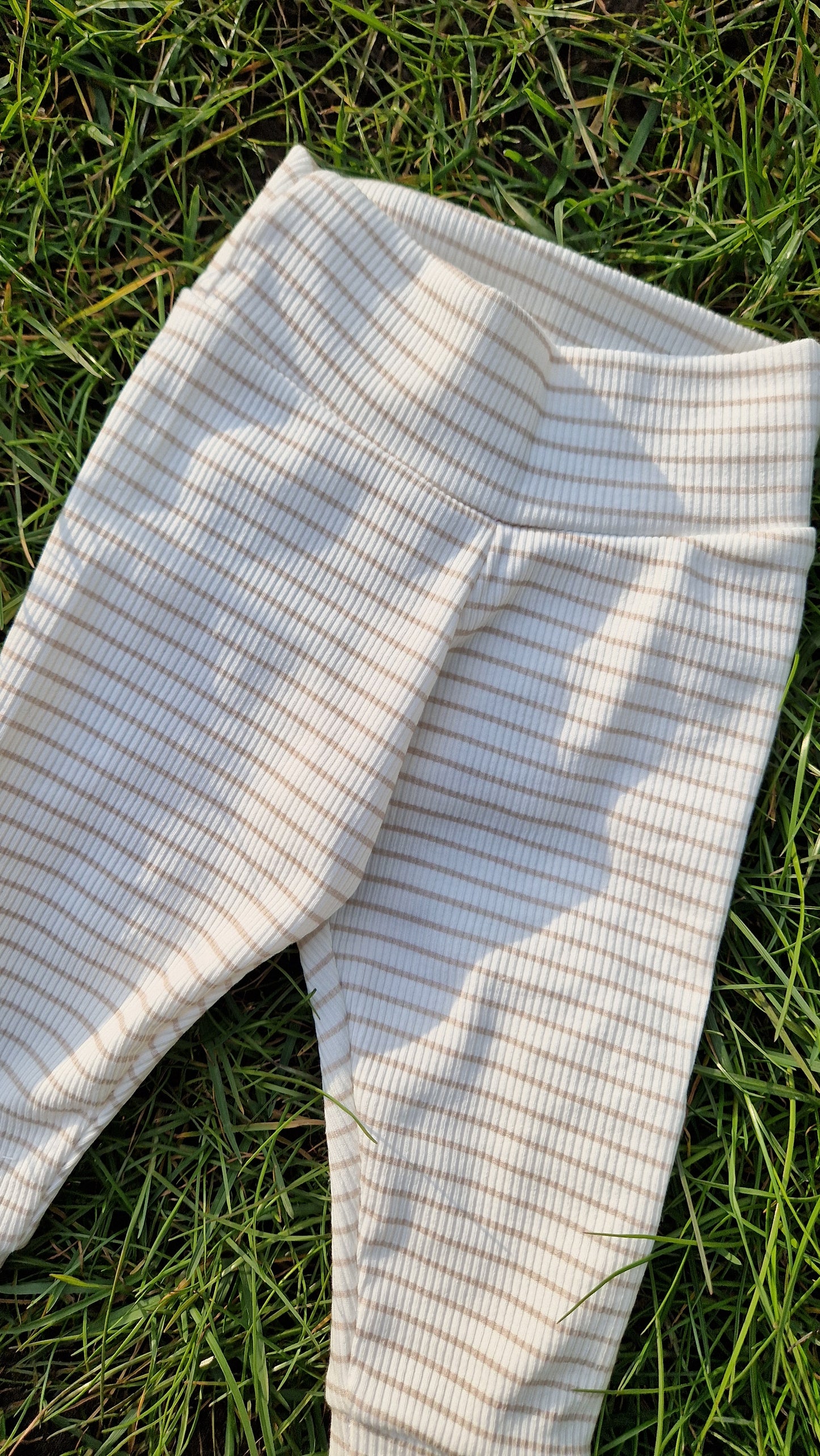 ■ Beige rib gestreept