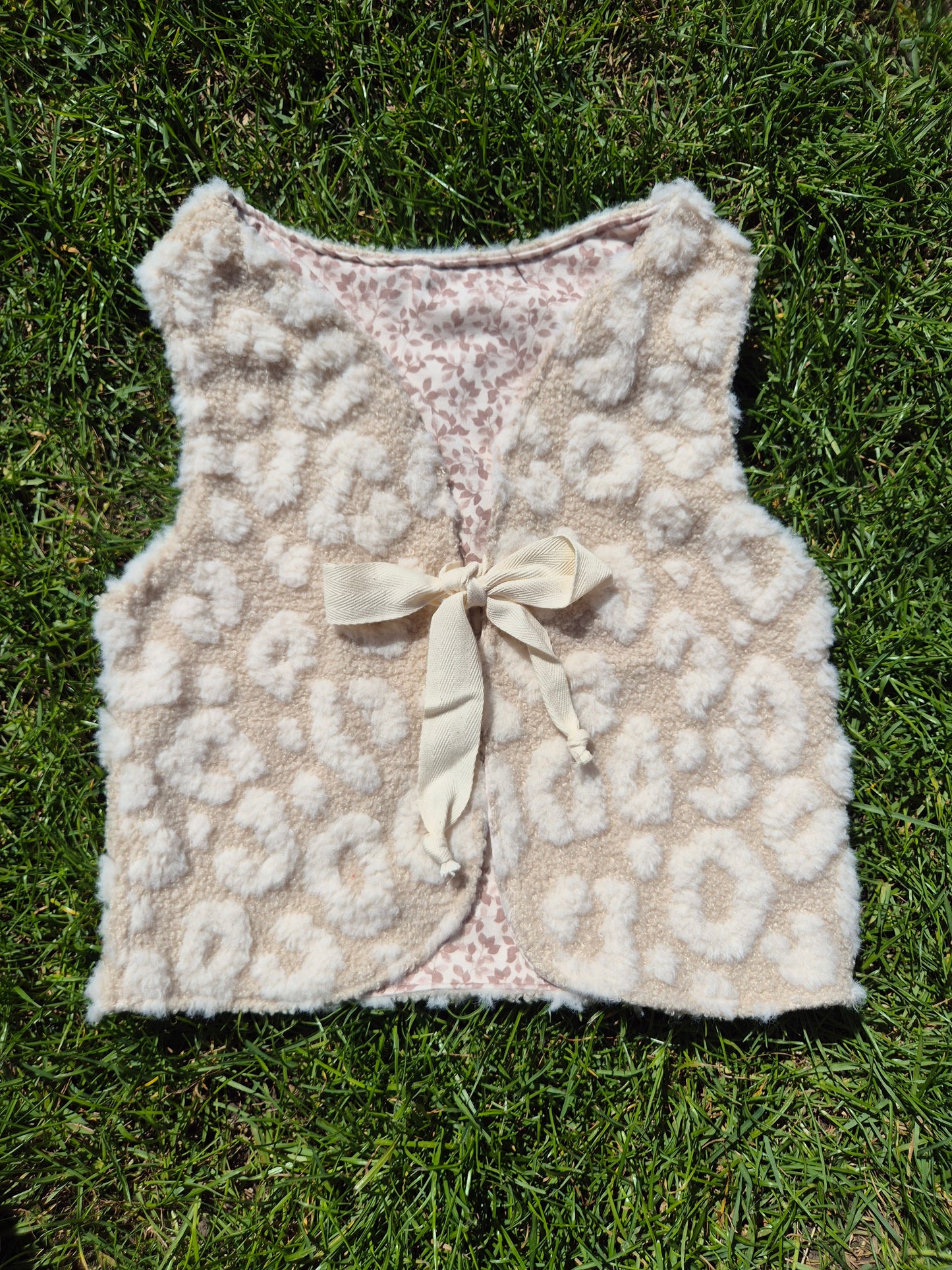 ♤ Creme teddy met strikje