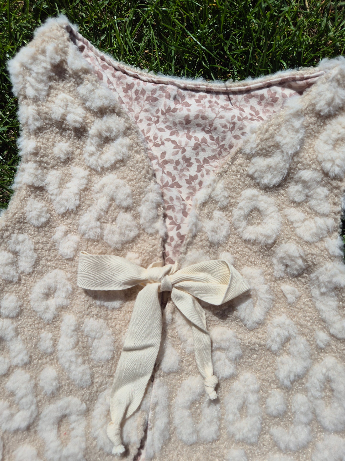 ♤ Creme teddy met strikje
