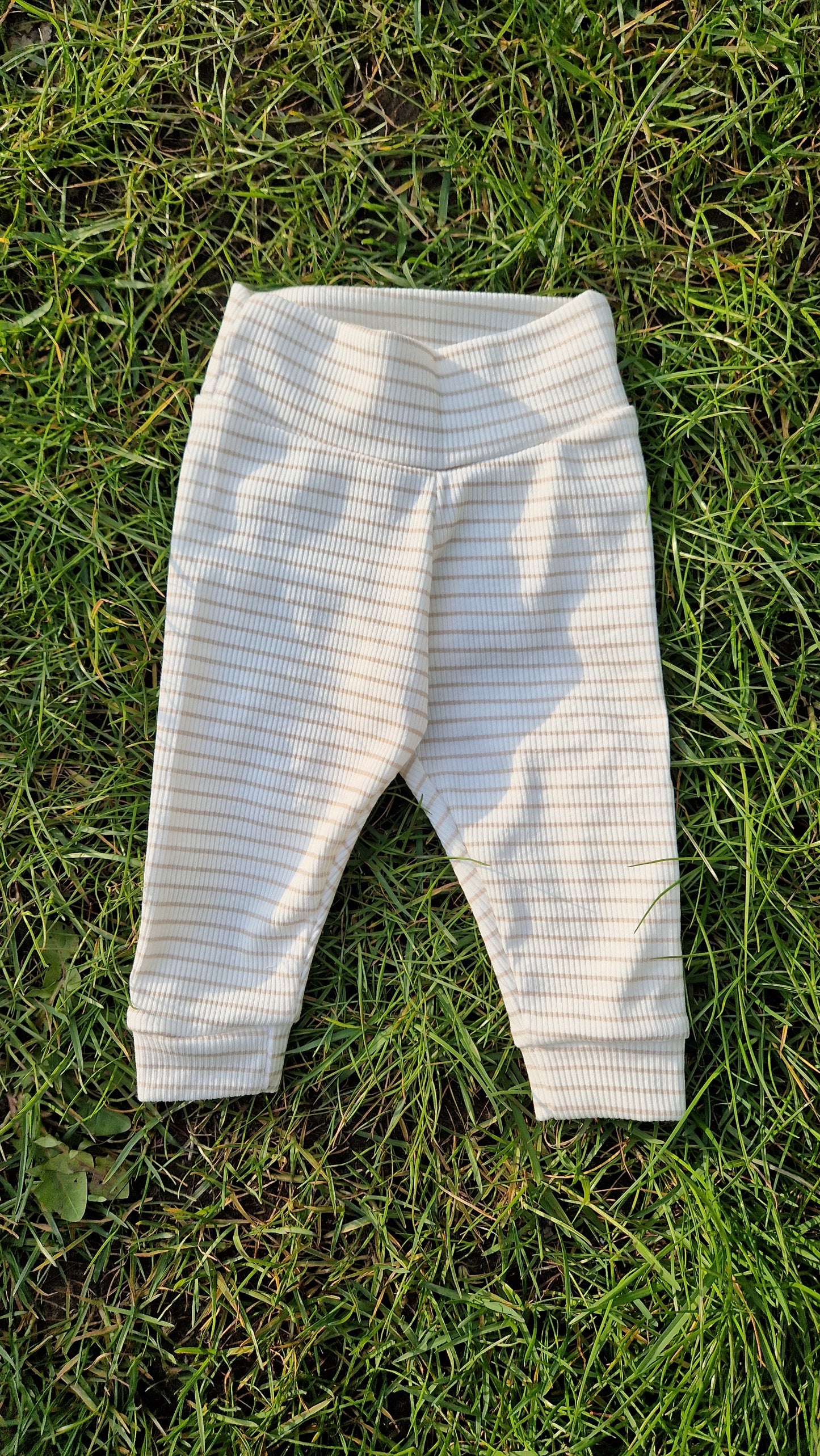 ■ Beige rib gestreept