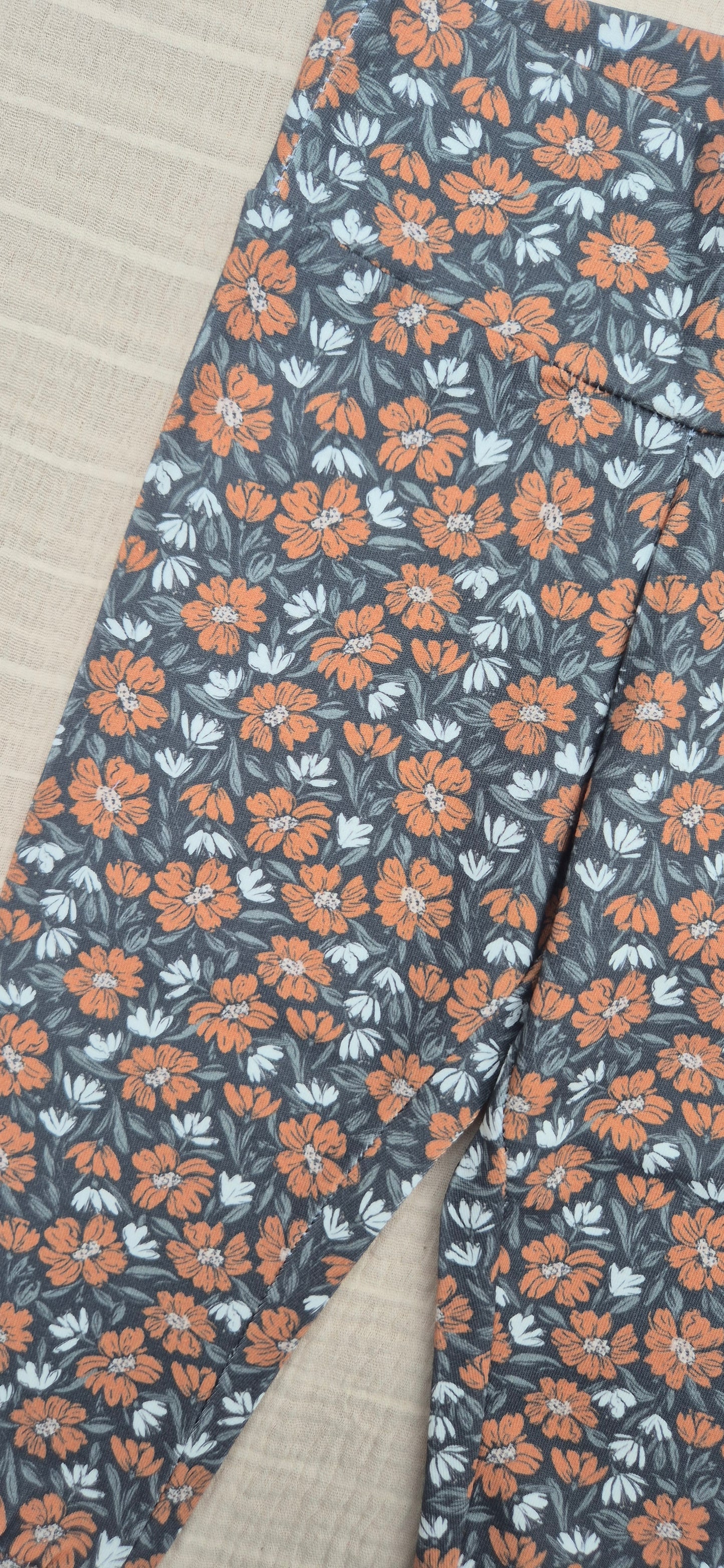 ■ Veld met bloemen - babybroekje